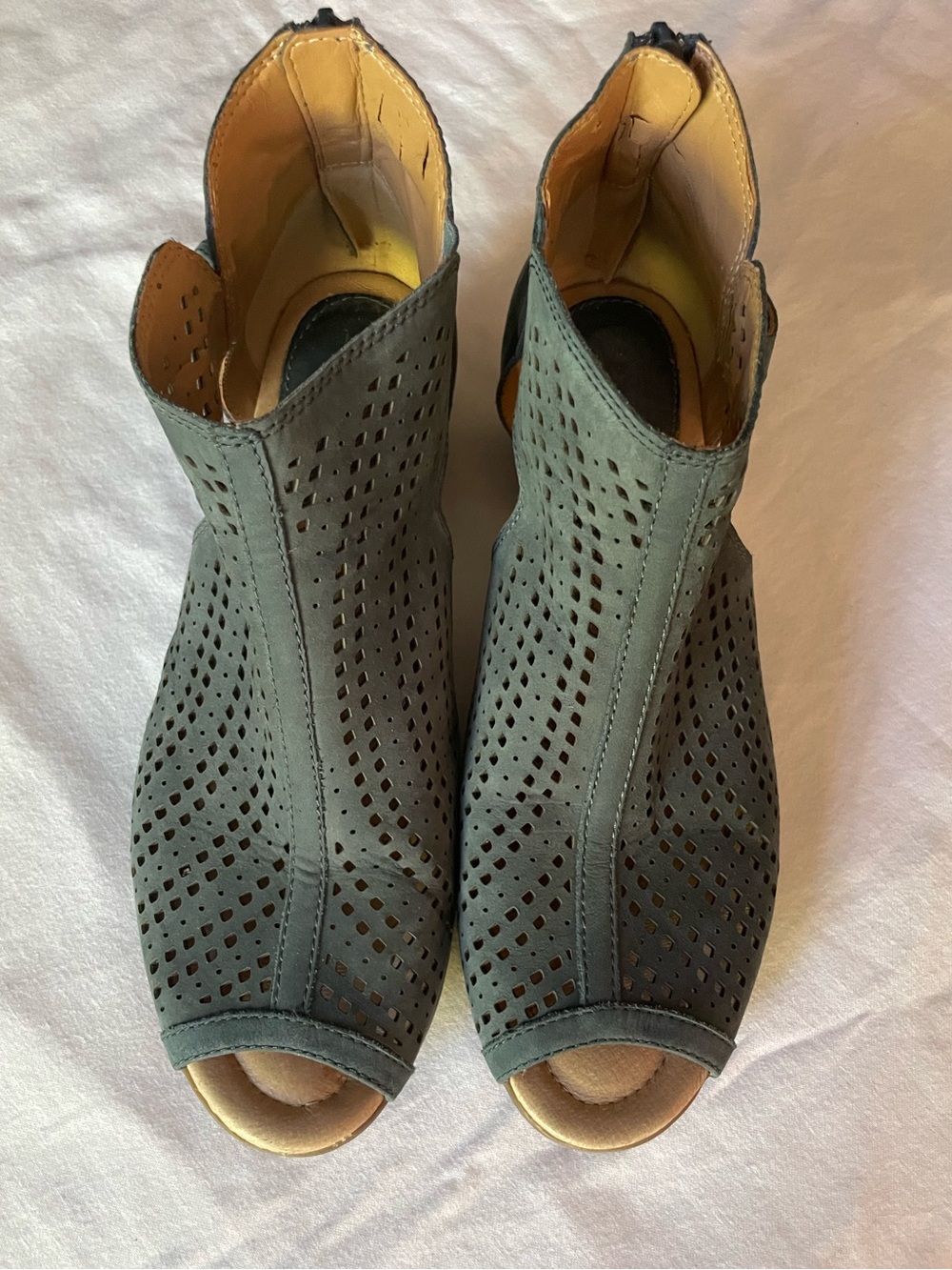 Earth Keri Peacock Perforated Ankle Booties Heels